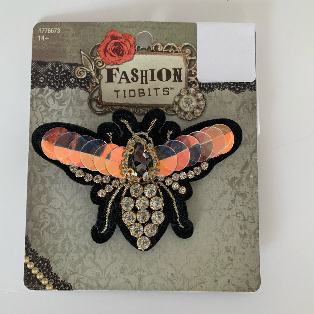 NWT Fashion Tidbits Bee Pin Brooch Rhinestones Sequins Faux Stone Black Ages 14+